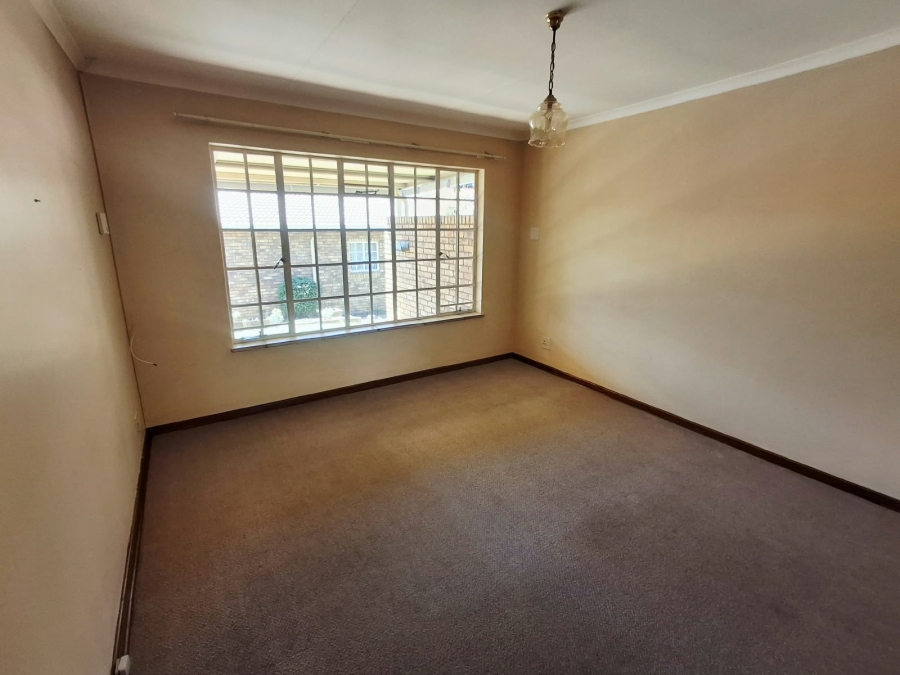 2 Bedroom Property for Sale in Brummeria Gauteng