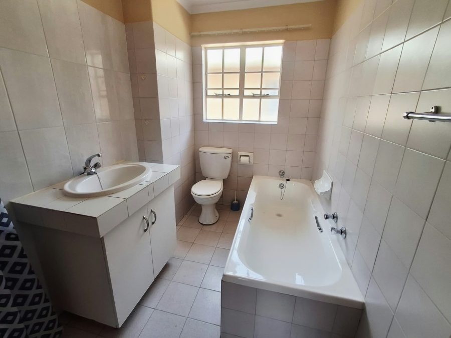 2 Bedroom Property for Sale in Brummeria Gauteng