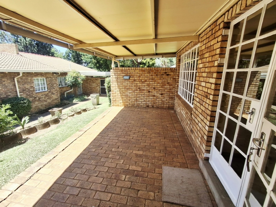 2 Bedroom Property for Sale in Brummeria Gauteng