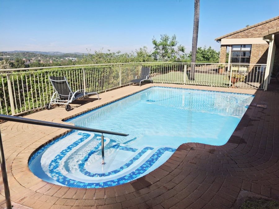 2 Bedroom Property for Sale in Brummeria Gauteng