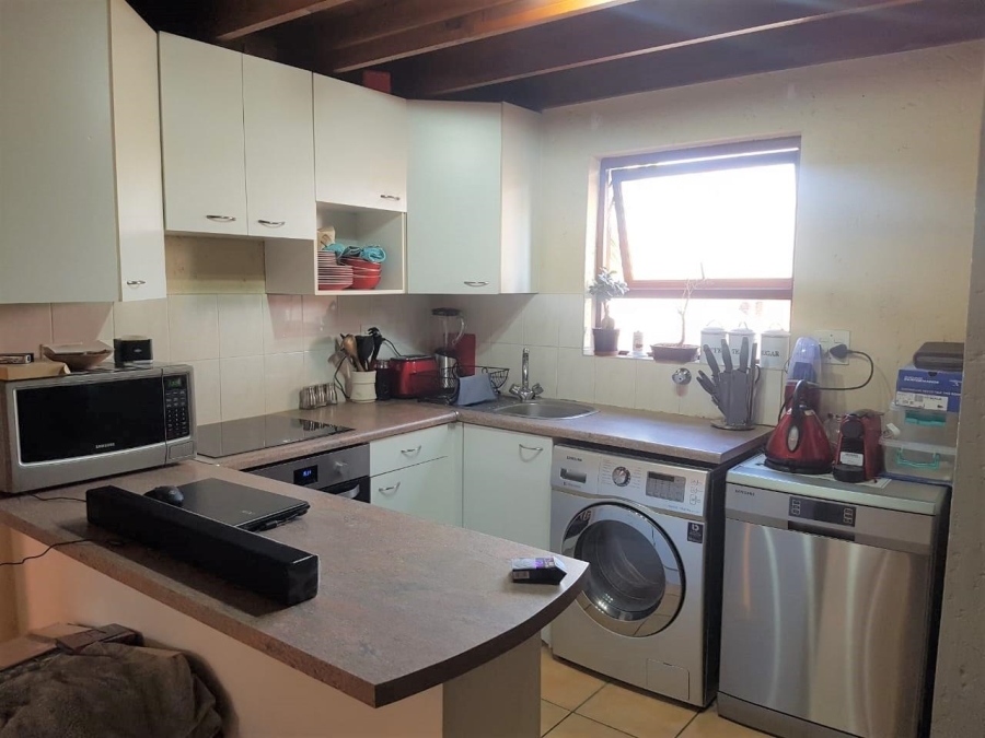 To Let 1 Bedroom Property for Rent in Sunninghill Gauteng