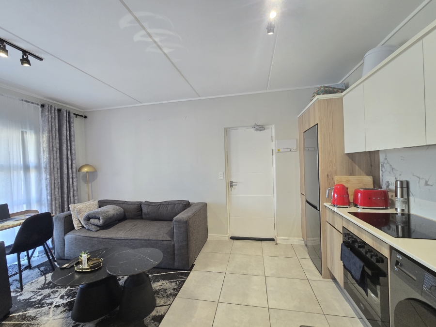To Let 1 Bedroom Property for Rent in Waterfall Gauteng