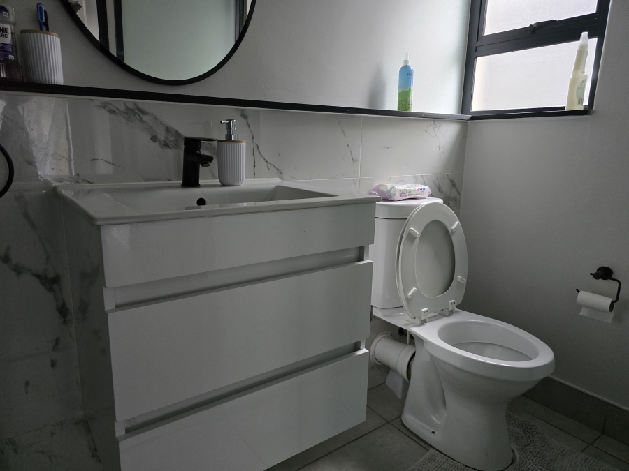 To Let 1 Bedroom Property for Rent in Waterfall Gauteng