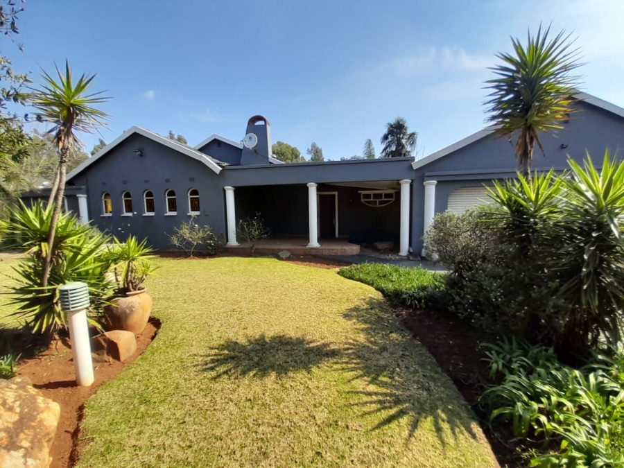 To Let 4 Bedroom Property for Rent in Krugersrus Gauteng