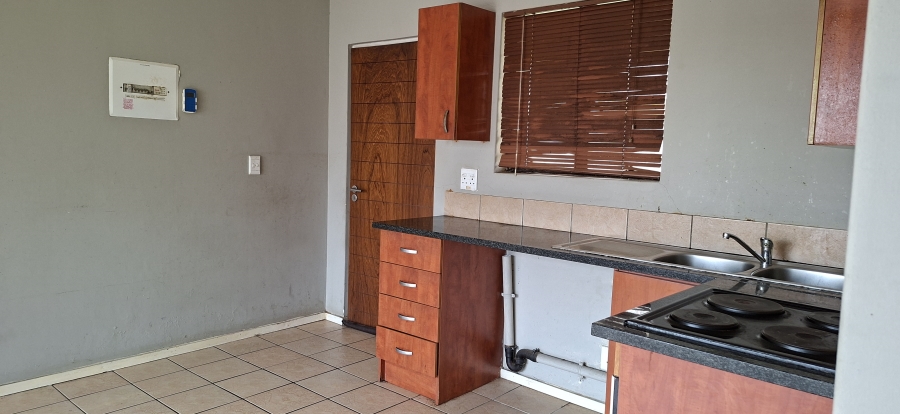 2 Bedroom Property for Sale in Esther Park Gauteng