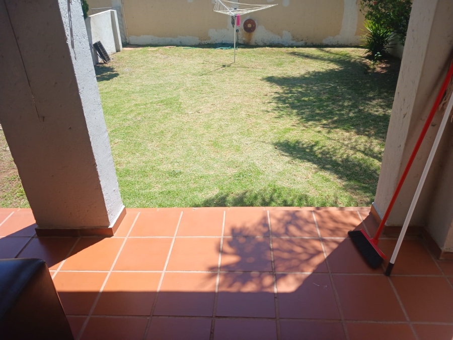 2 Bedroom Property for Sale in Glen Marais Gauteng
