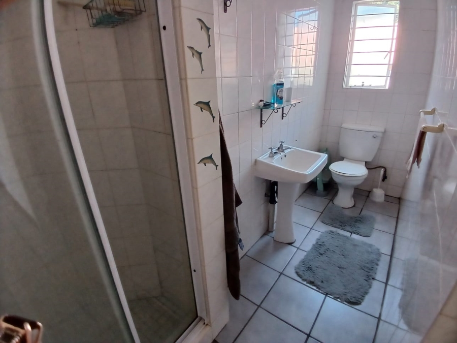 2 Bedroom Property for Sale in Glen Marais Gauteng