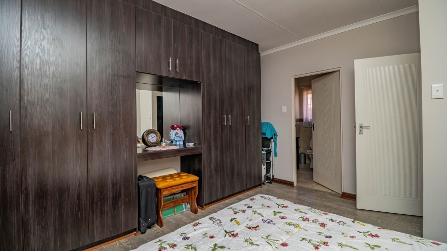 3 Bedroom Property for Sale in Brentwood Gauteng