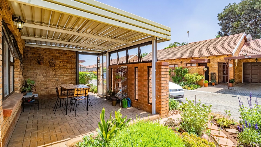 3 Bedroom Property for Sale in Brentwood Gauteng