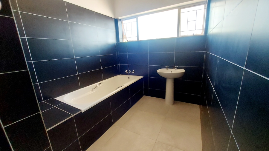 4 Bedroom Property for Sale in Lyttelton Manor Gauteng