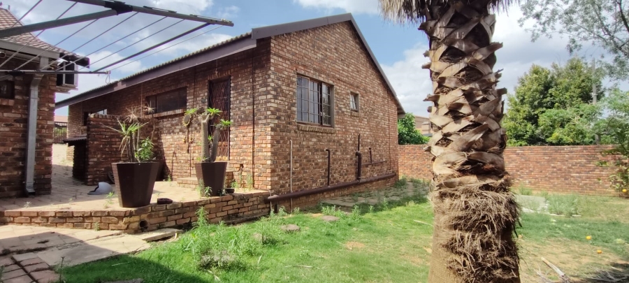 4 Bedroom Property for Sale in Fochville Gauteng