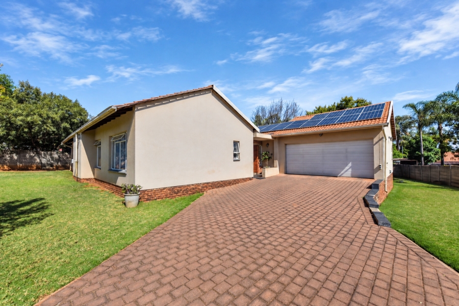 4 Bedroom Property for Sale in Garsfontein Gauteng