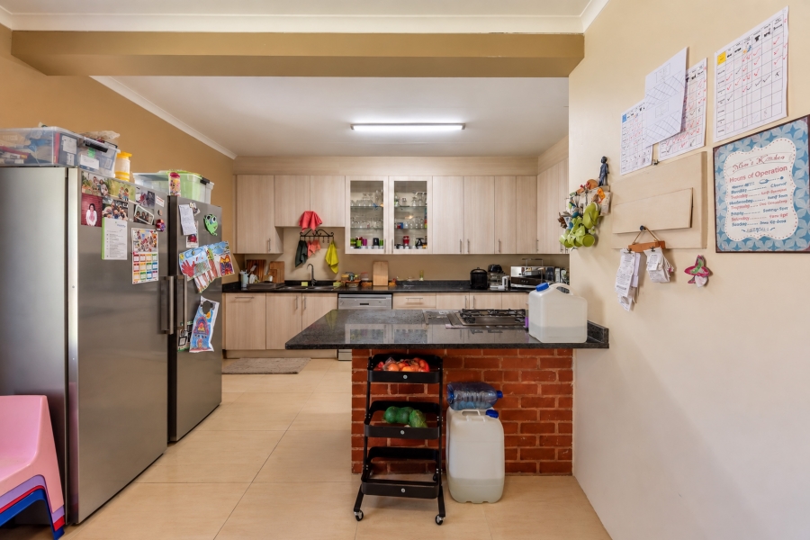 4 Bedroom Property for Sale in Garsfontein Gauteng