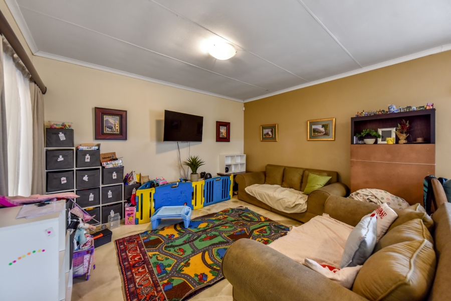 4 Bedroom Property for Sale in Garsfontein Gauteng