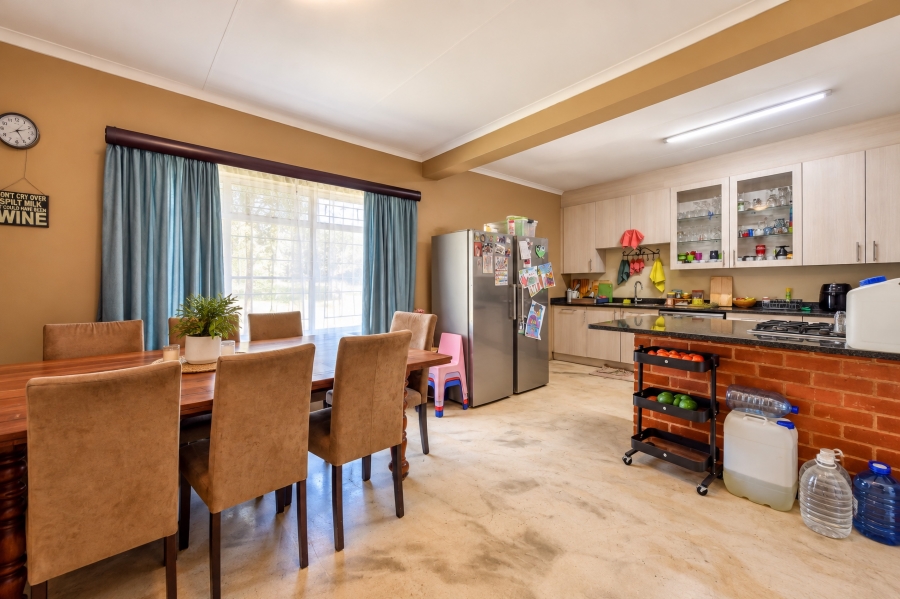 4 Bedroom Property for Sale in Garsfontein Gauteng