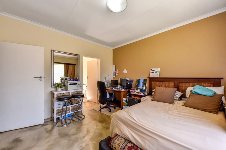 4 Bedroom Property for Sale in Garsfontein Gauteng