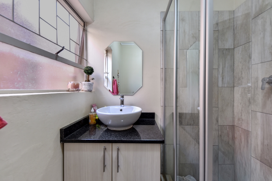4 Bedroom Property for Sale in Garsfontein Gauteng