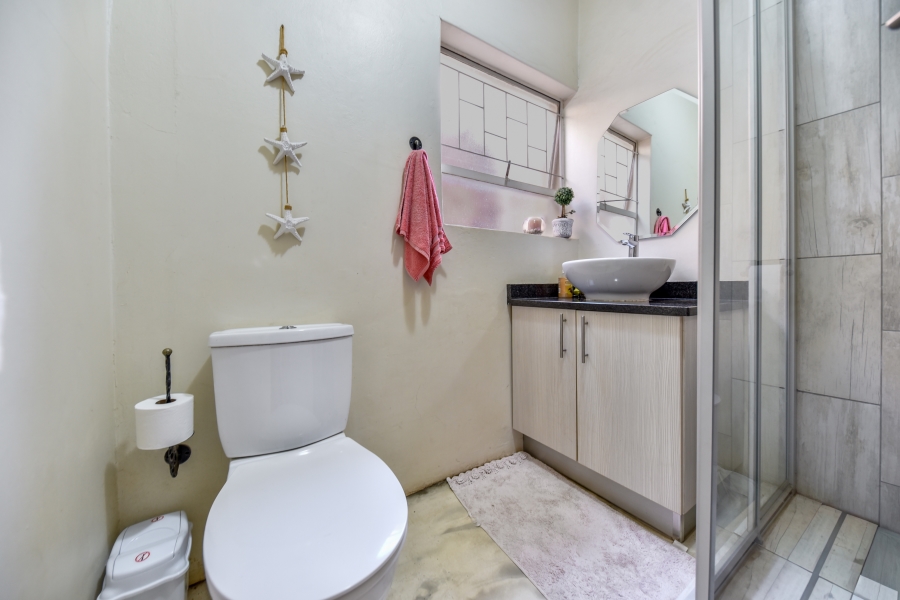 4 Bedroom Property for Sale in Garsfontein Gauteng