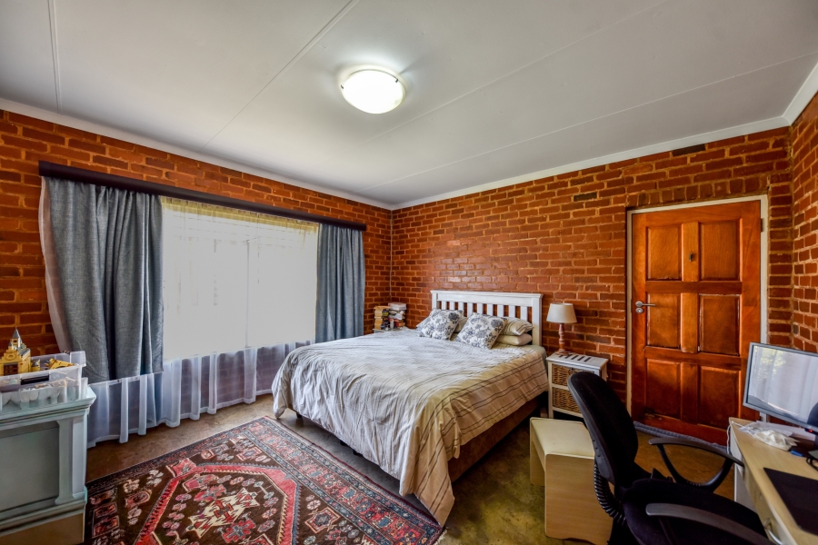4 Bedroom Property for Sale in Garsfontein Gauteng