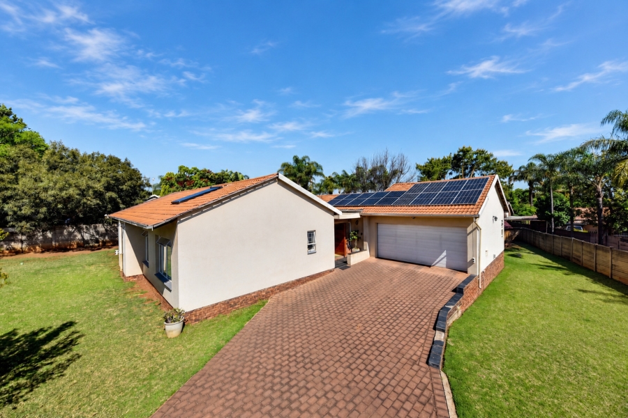 4 Bedroom Property for Sale in Garsfontein Gauteng