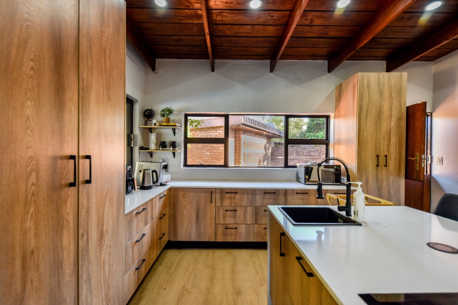 4 Bedroom Property for Sale in Garsfontein Gauteng
