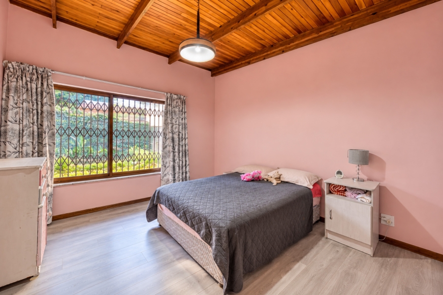 4 Bedroom Property for Sale in Garsfontein Gauteng