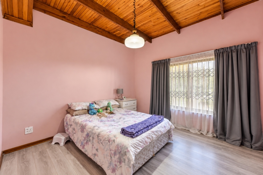 4 Bedroom Property for Sale in Garsfontein Gauteng