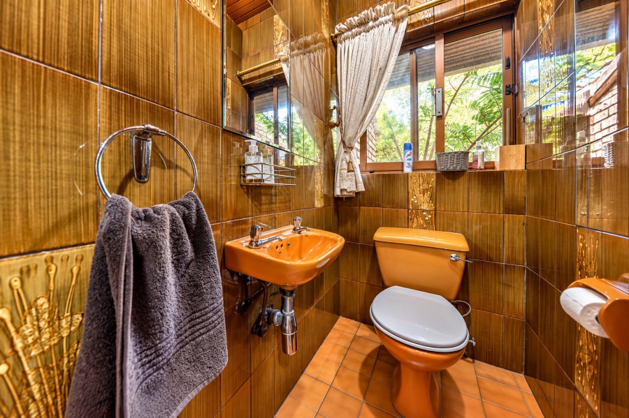 4 Bedroom Property for Sale in Garsfontein Gauteng
