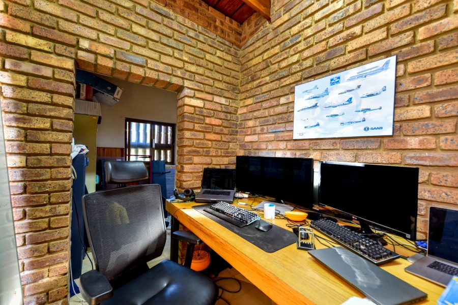 4 Bedroom Property for Sale in Garsfontein Gauteng