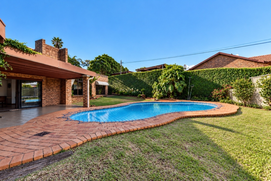 4 Bedroom Property for Sale in Garsfontein Gauteng