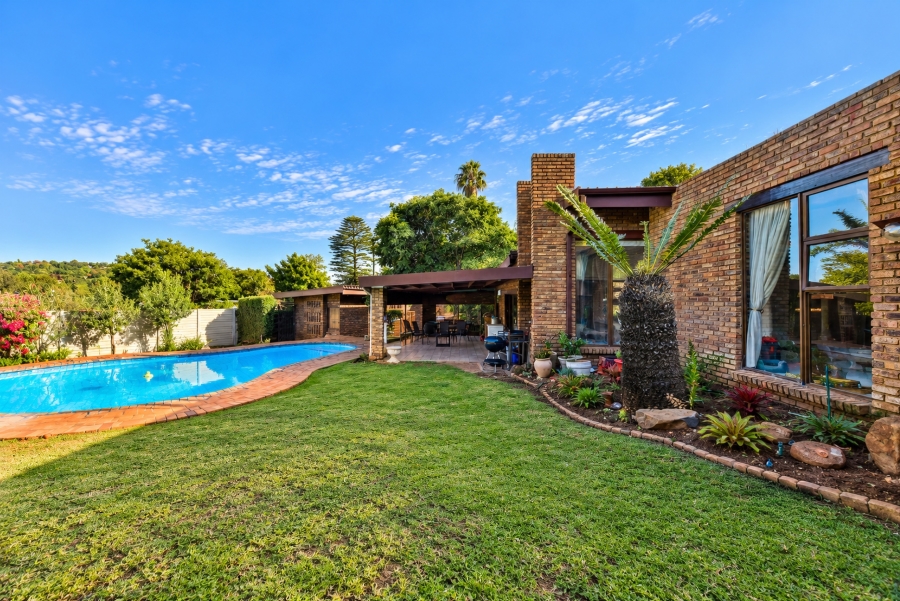 4 Bedroom Property for Sale in Garsfontein Gauteng