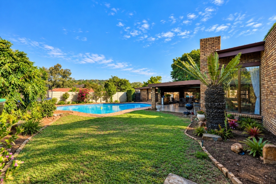 4 Bedroom Property for Sale in Garsfontein Gauteng