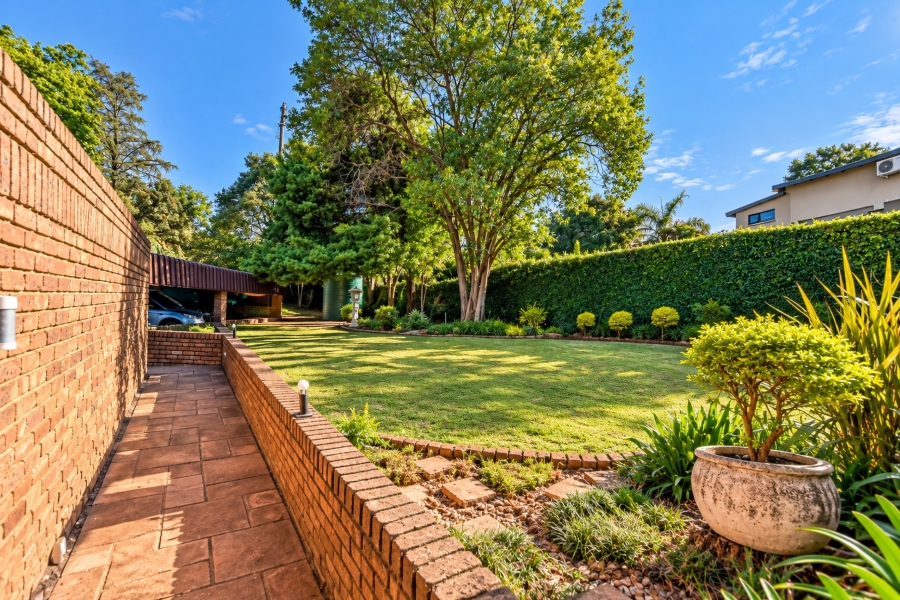 4 Bedroom Property for Sale in Garsfontein Gauteng