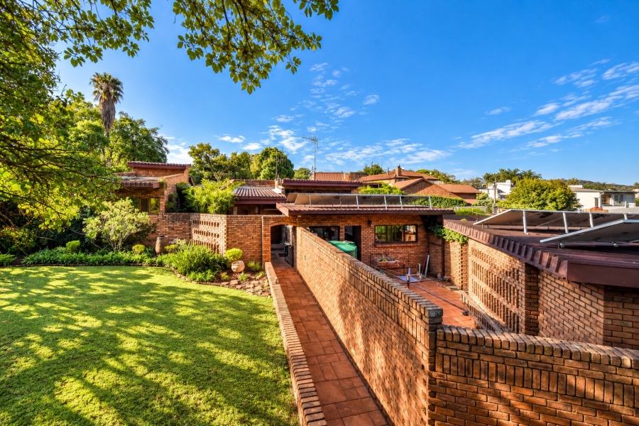 4 Bedroom Property for Sale in Garsfontein Gauteng