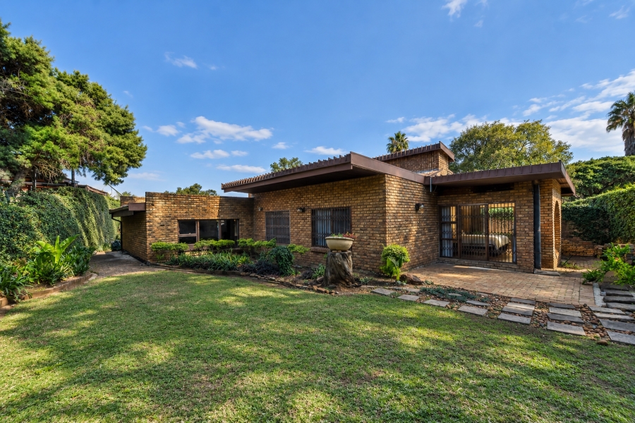 4 Bedroom Property for Sale in Garsfontein Gauteng