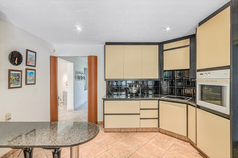 5 Bedroom Property for Sale in Kyalami Estates Gauteng