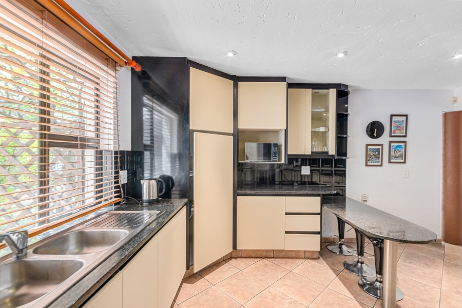 5 Bedroom Property for Sale in Kyalami Estates Gauteng