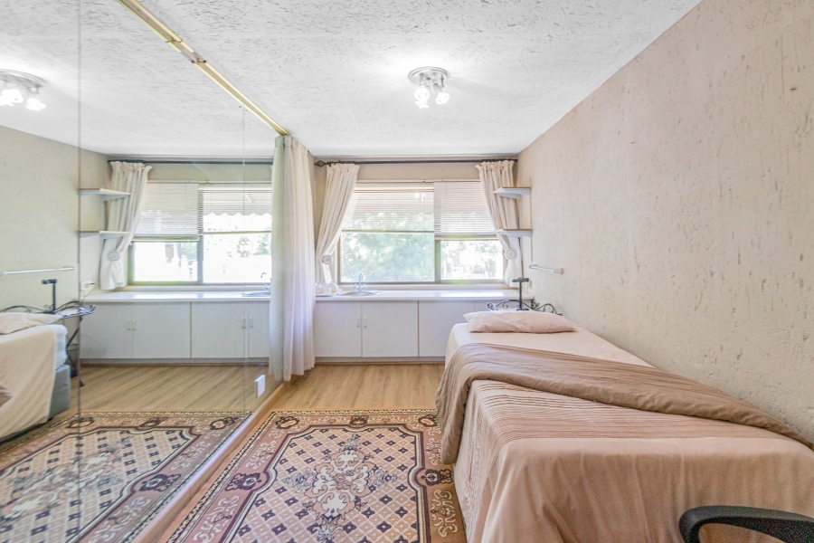 5 Bedroom Property for Sale in Kyalami Estates Gauteng