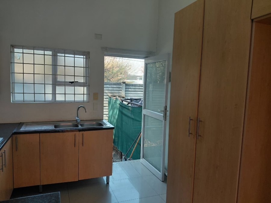 To Let 2 Bedroom Property for Rent in Three Rivers Gauteng