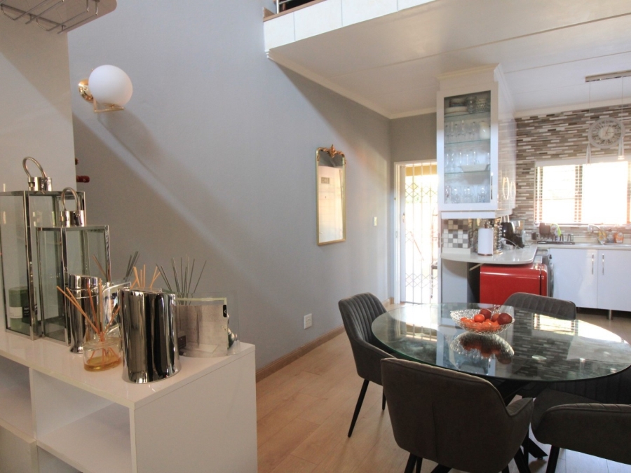To Let 3 Bedroom Property for Rent in Douglasdale Gauteng