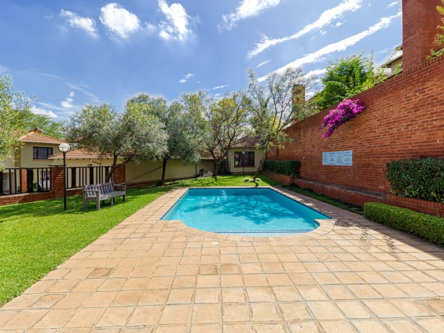 To Let 3 Bedroom Property for Rent in Douglasdale Gauteng