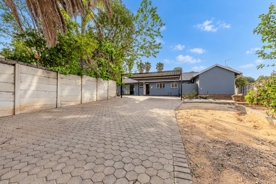 3 Bedroom Property for Sale in Weltevreden Park Gauteng