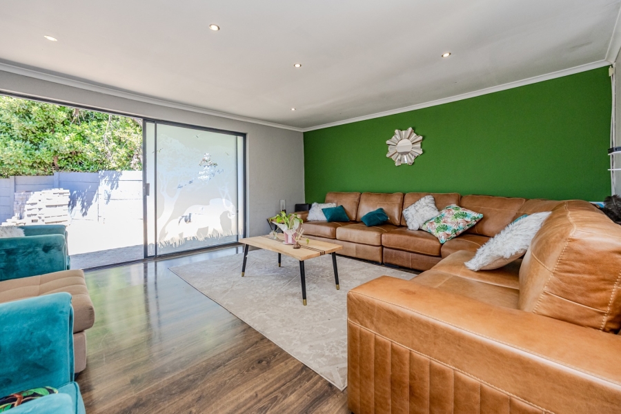 3 Bedroom Property for Sale in Weltevreden Park Gauteng