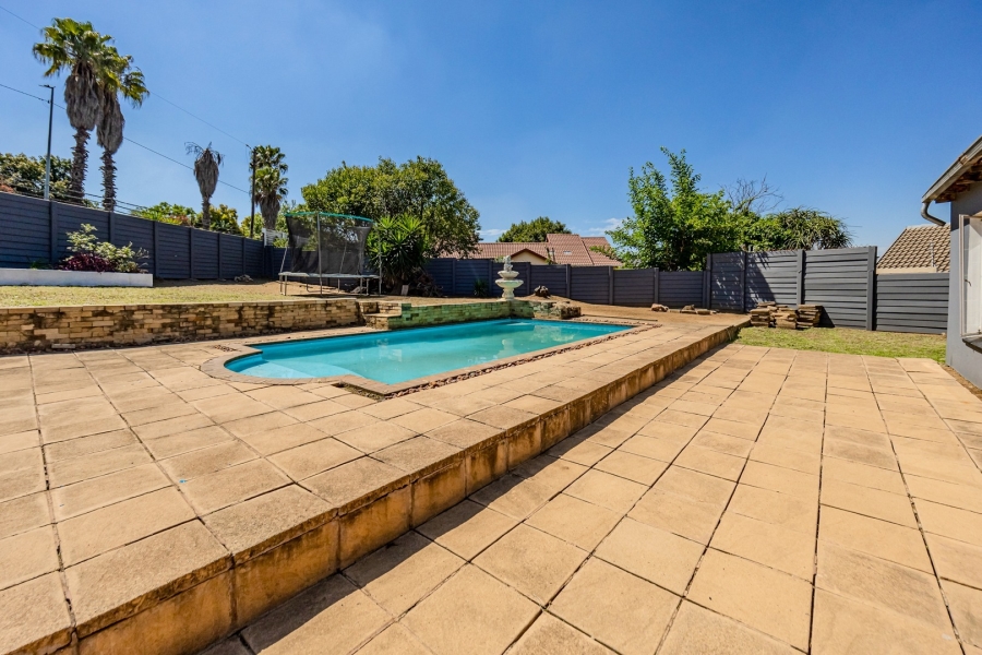 3 Bedroom Property for Sale in Weltevreden Park Gauteng