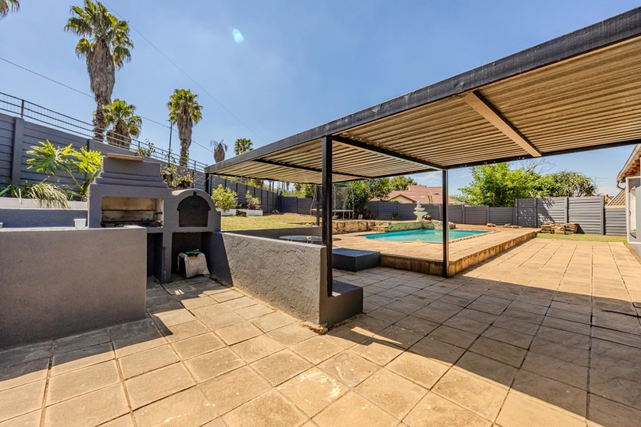 3 Bedroom Property for Sale in Weltevreden Park Gauteng