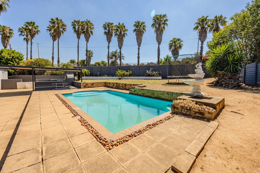 3 Bedroom Property for Sale in Weltevreden Park Gauteng