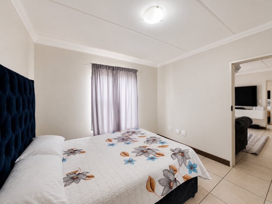 2 Bedroom Property for Sale in Rooihuiskraal North Gauteng