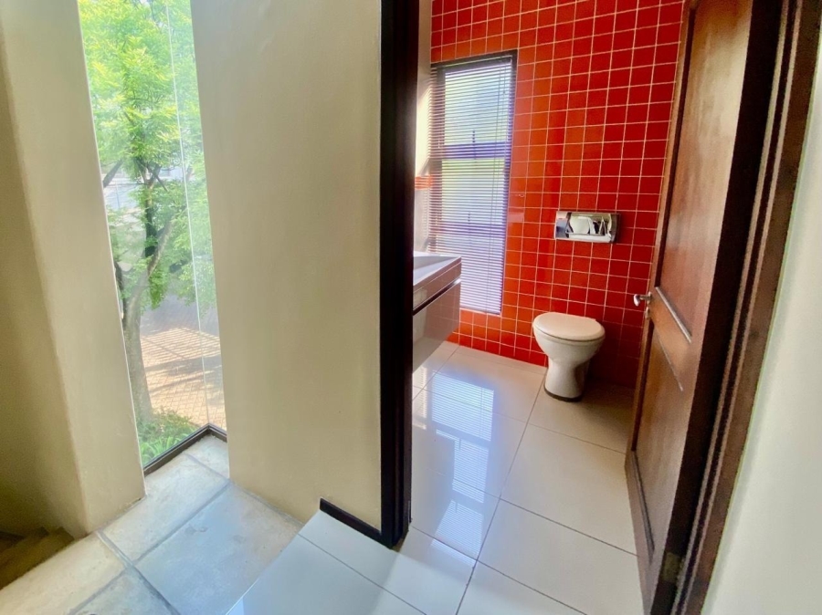 To Let 2 Bedroom Property for Rent in Illovo Gauteng