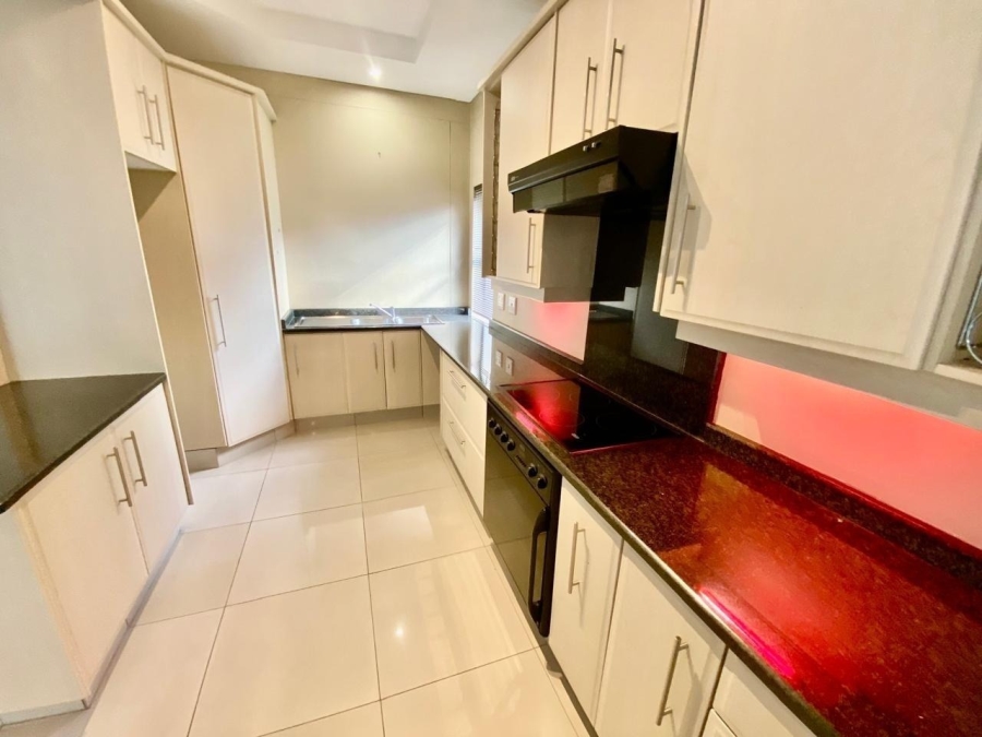 To Let 2 Bedroom Property for Rent in Illovo Gauteng