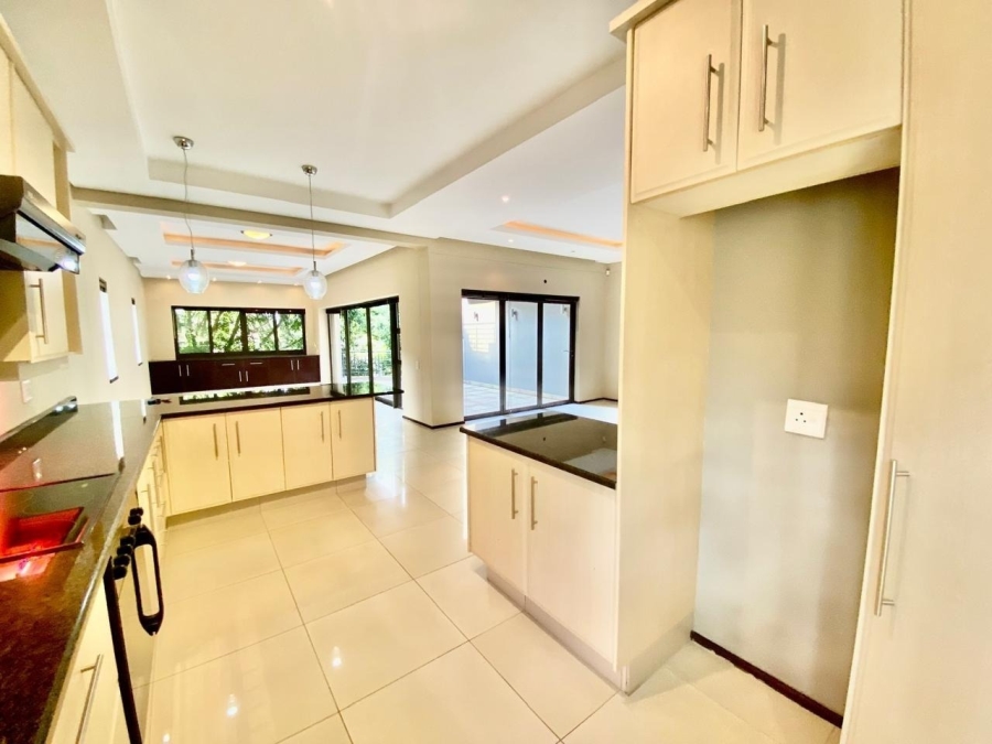 To Let 2 Bedroom Property for Rent in Illovo Gauteng